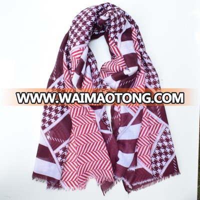 Wholesale 2018 hot sale print headwrap fashion dark red houndstooth print tassel cotton ombre hijab scarf